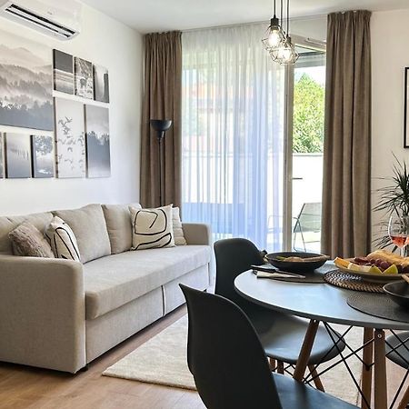 Linden Apartman 002 - Adults Only Mosonmagyaróvár Dış mekan fotoğraf