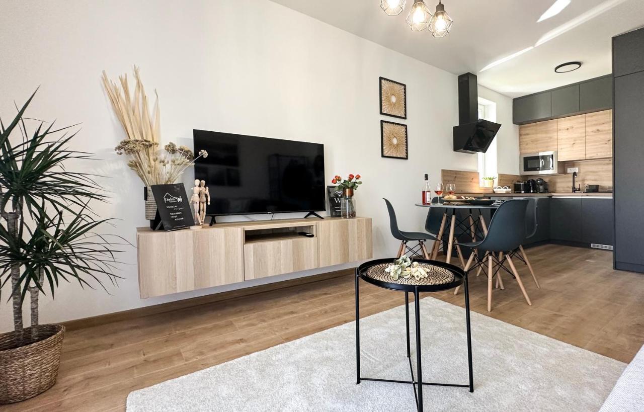 Linden Apartman 002 - Adults Only Mosonmagyaróvár Dış mekan fotoğraf