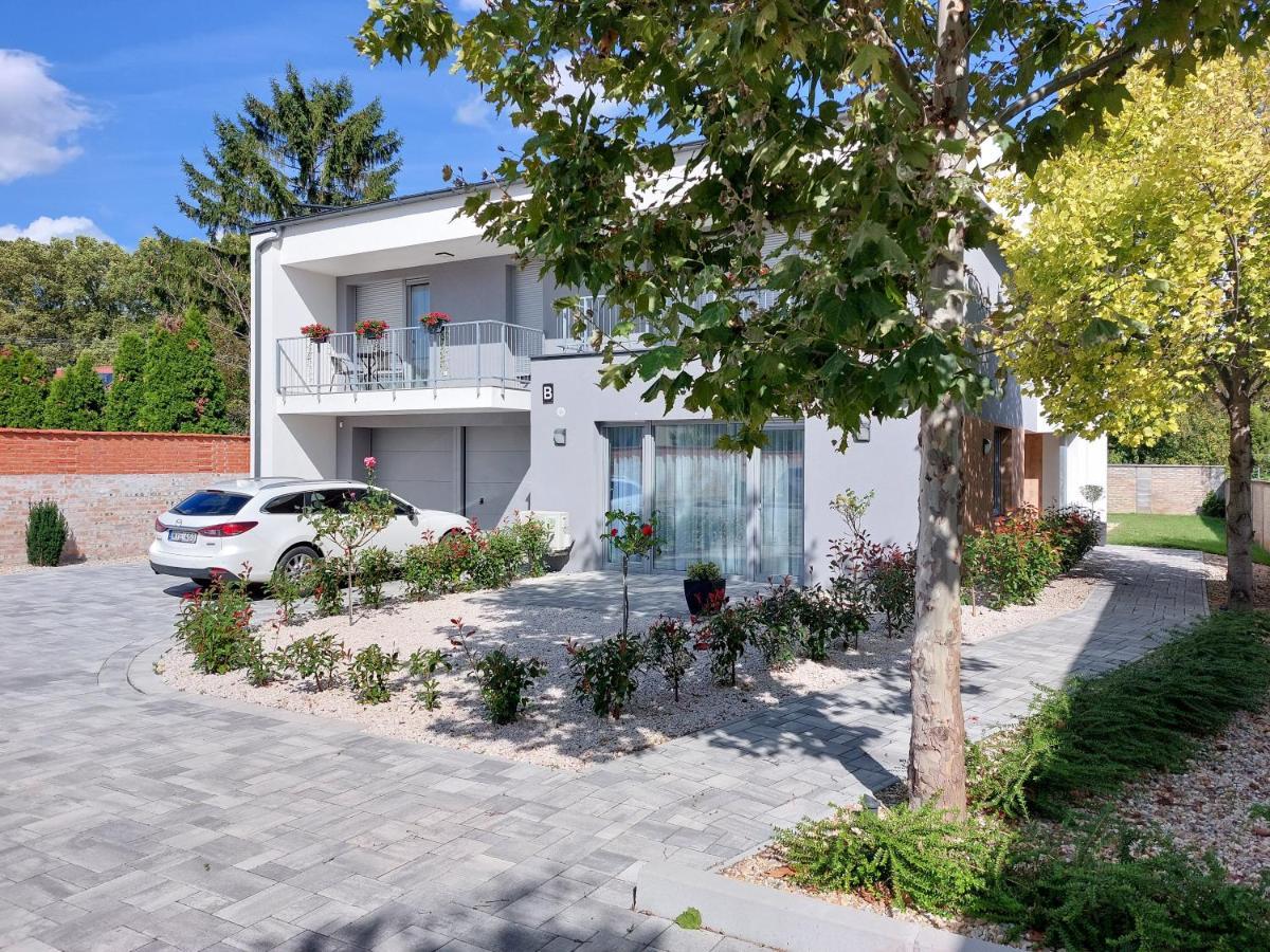 Linden Apartman 002 - Adults Only Mosonmagyaróvár Dış mekan fotoğraf